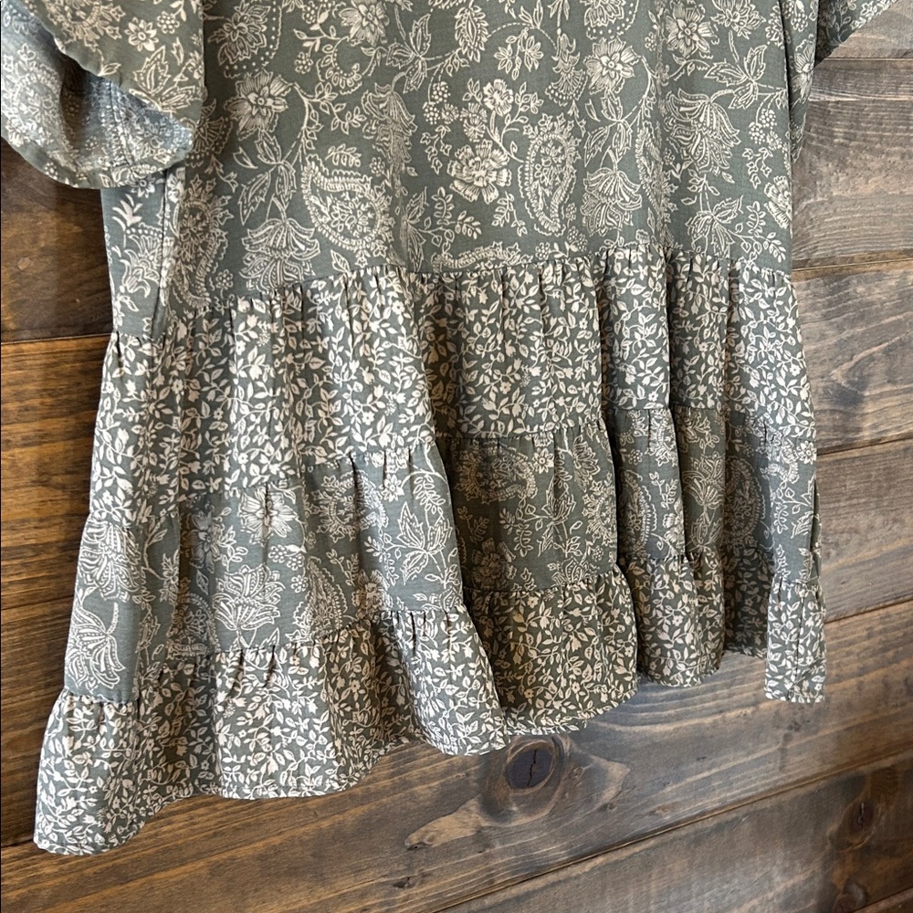 Paper crane Sage Floral Peplum Blouse - Picture 4 of 5